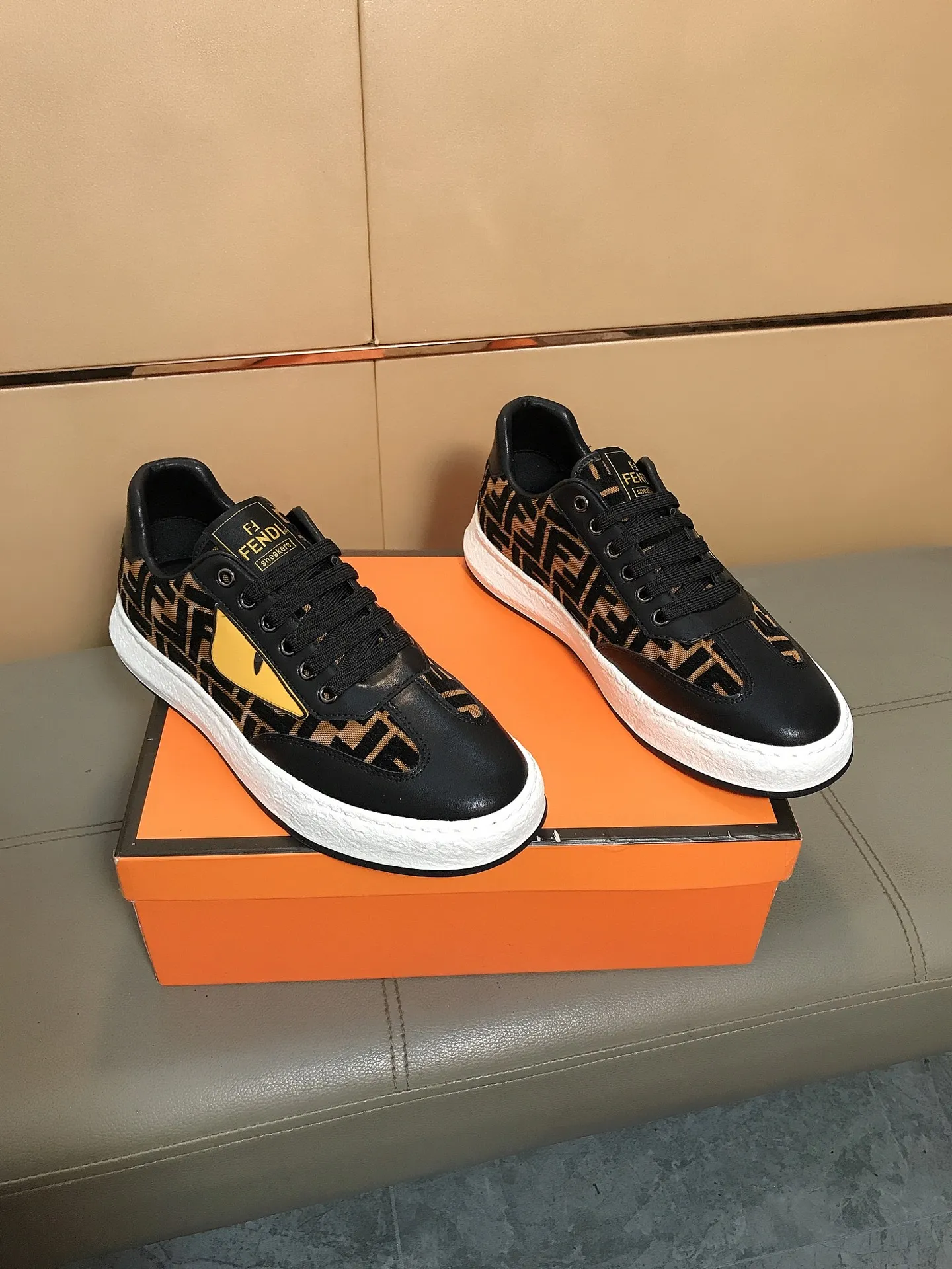 Men's Men's Shoes 230 🔆🔆👉Fendi [Fendi] Men's new low-top casual shoes are on the market🔥The shoe body is made of brand-specific printed fabric + cowhide, sheepskin foot pads, breathable and not covering the feet! Fashionable casual shoes 🙈Outsole is ultra-light, non-slip and wear-resistant👣 Standard size 38-44